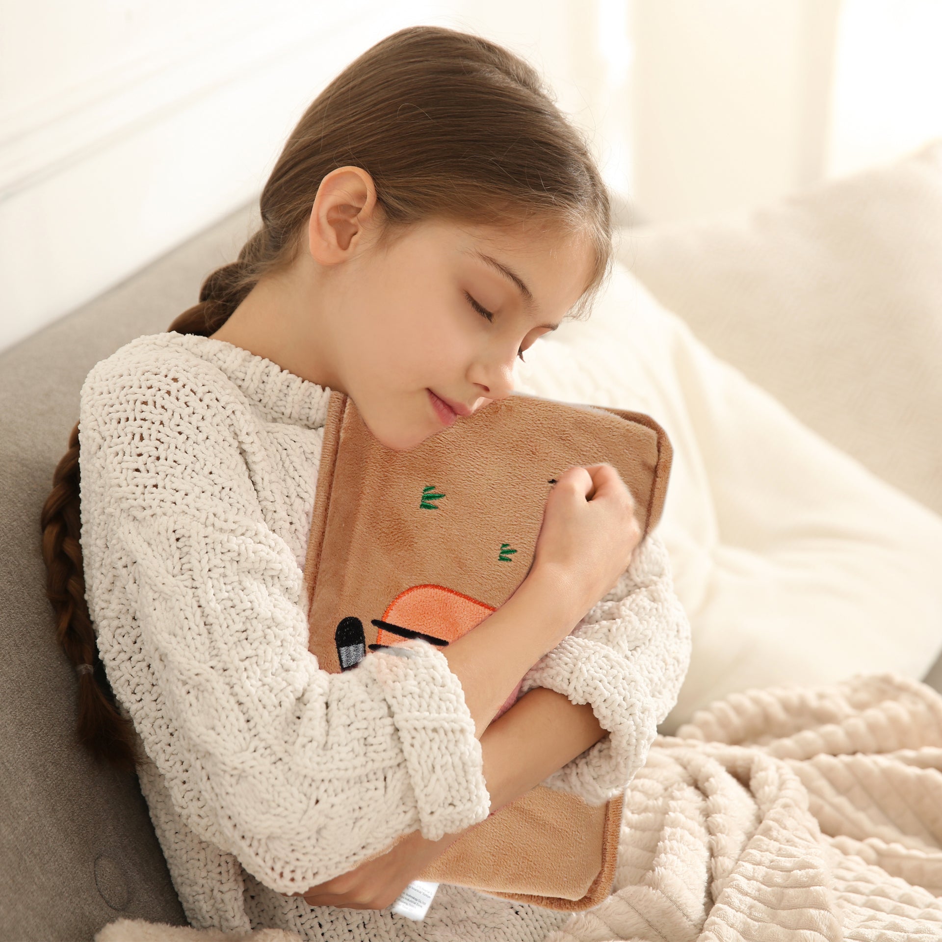 Biggdesign Cats Kind Cat elektrische Wärmflasche mit weichem Plüschbezug und freundlichem Katzendesign, ideal für Wärme und Komfort.